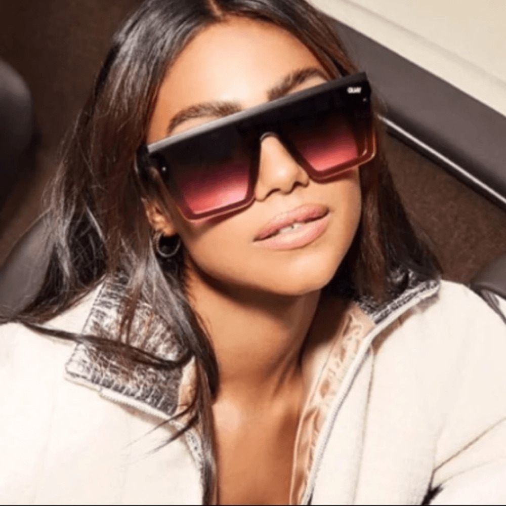 NEW 7/6 Rare! Quay Hindsight black pink fade sunglasses